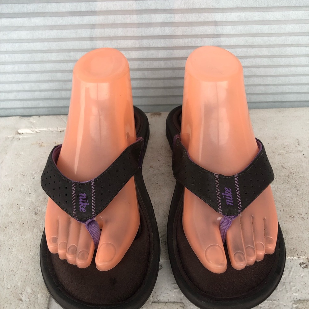 Nike Comfort Women's in Black and Purple FlipFlop Sandals Size 8 - Picture 4 of 13